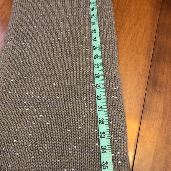 Sequin Slouch Toque and Scarf. - Picture 6 of 6